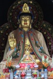 Patung Buddha dalam pagoda
